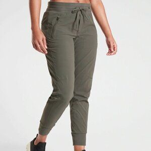 Athleta Trekkie North Jogger Pant Womens 4 Mountain Olive Green Pull On Athletic